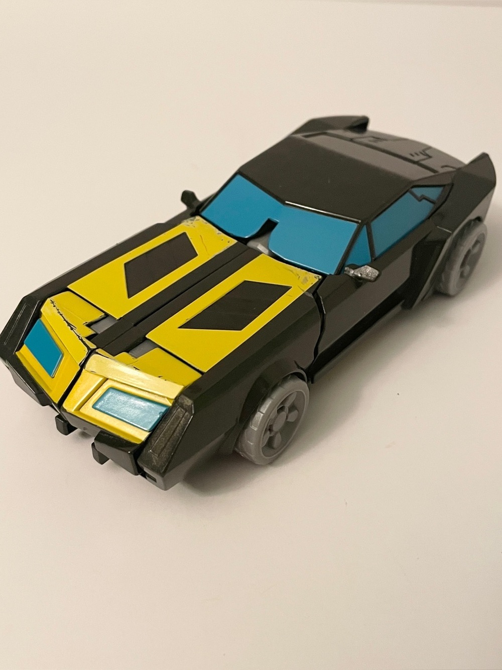 Transformers Robots in Disguise 3-Step Changers Night Ops Bumblebee Figure